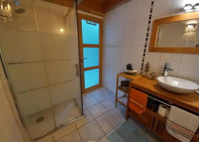 Batisse Ardechoise Avec Piscine *